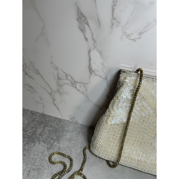 Vintage Small Size White Pearl Shimmer on White Micro Bead Chain Purse 6" x 5" - Picture 10 of 10